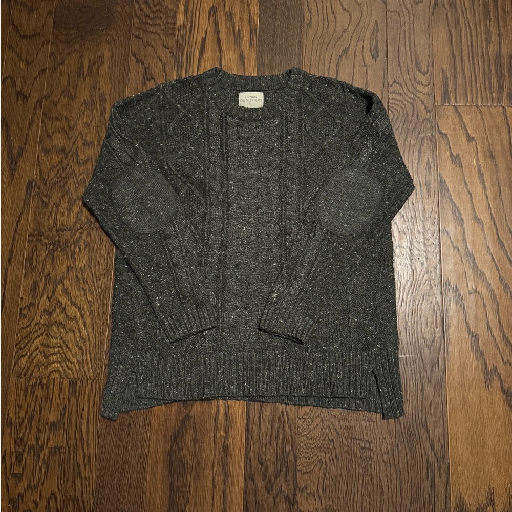 Urban outfitters size small petite heather cable knit sweater so cute